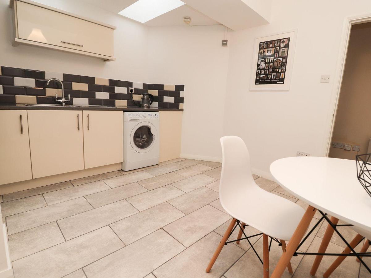 Memorial Building Apartment Ruthin Ngoại thất bức ảnh